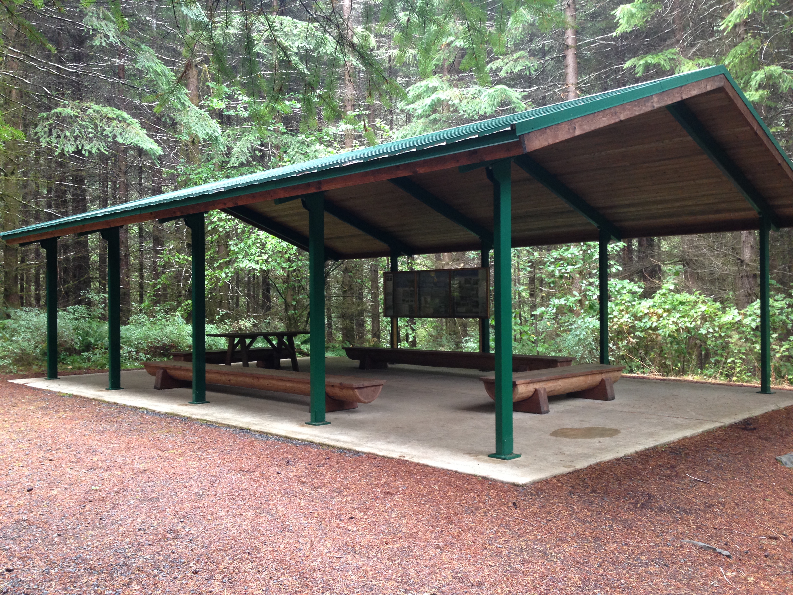 Students can have lunch in our covered shelter